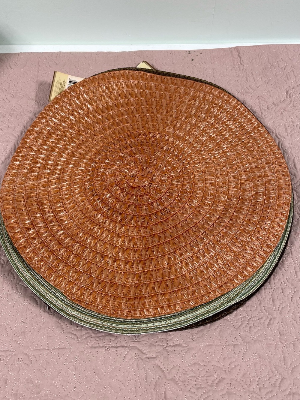 Home Collection Woven Round Placemat Set in Brown and Green